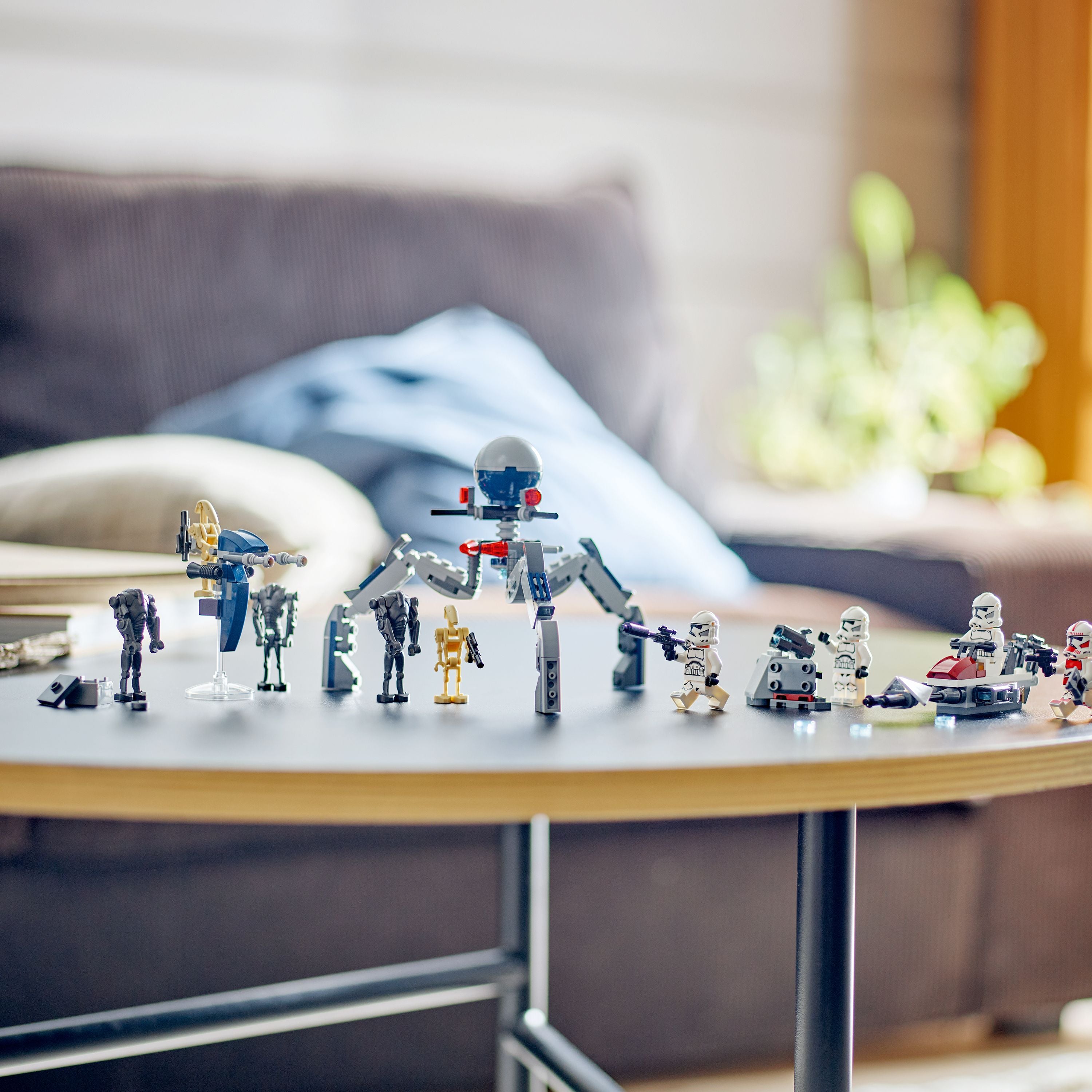 LEGO® Star WarsTM Clone TrooperTM & Battle DroidTM Battle Pack 75372 Bike - Image 18
